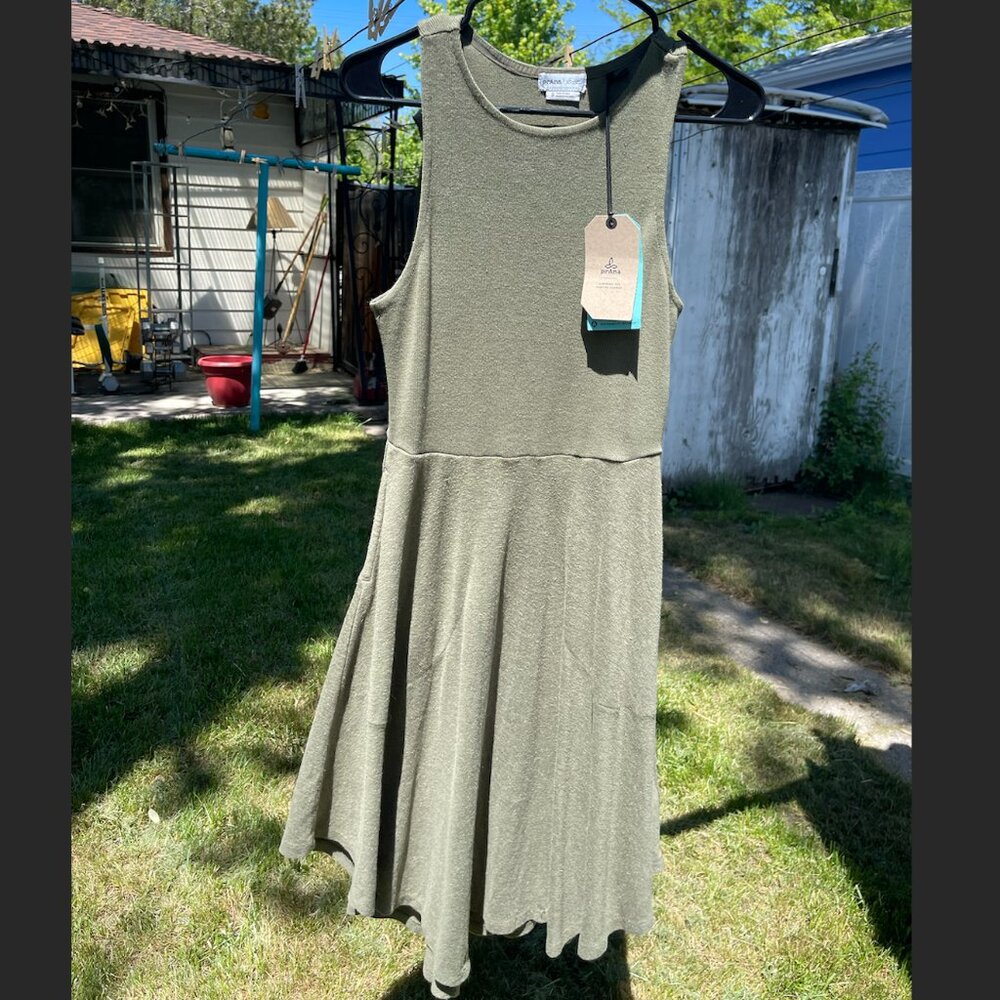 Green PrAna Cozy Up Bayjour Dress - Size Small - Brand New - No Longer Sold